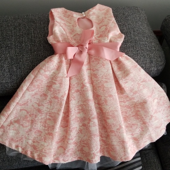 It's small for my daughter - Picture 2 of 4